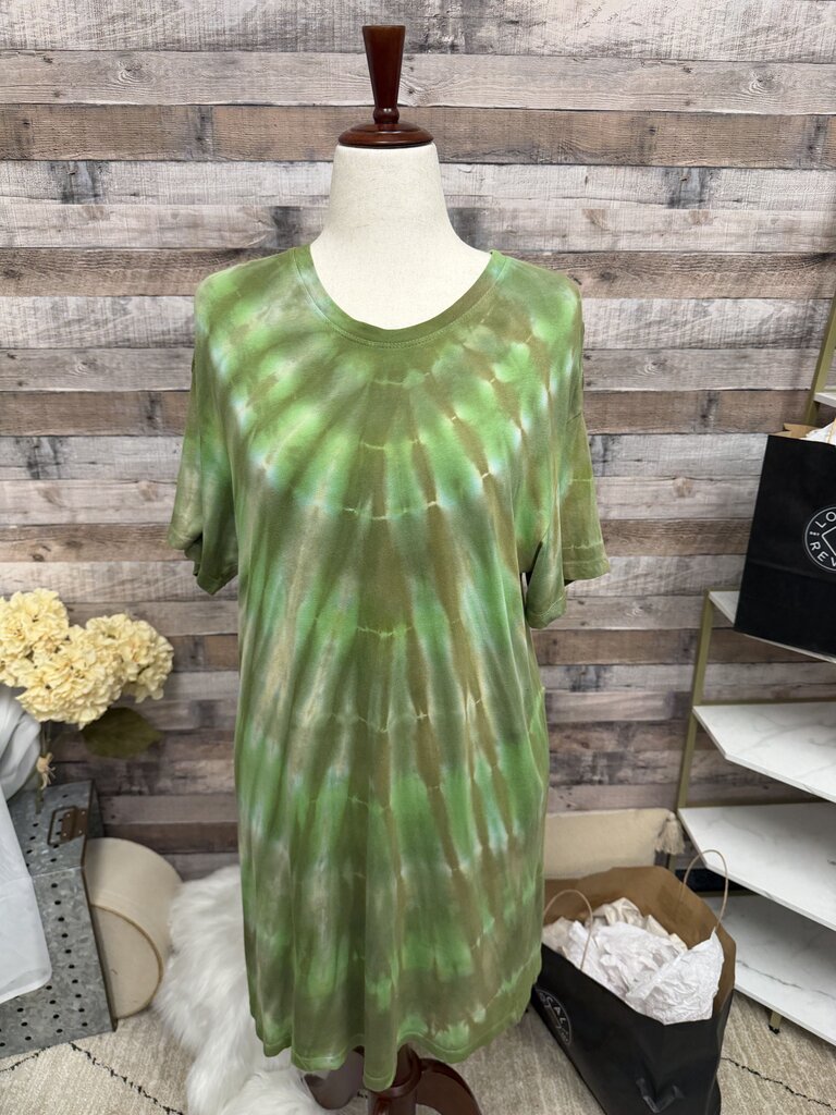 Raquel Allegra Green Spiral Pattern Tie-Dye Tee