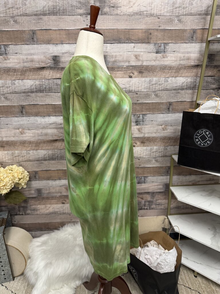 Raquel Allegra Green Spiral Pattern Tie-Dye Tee