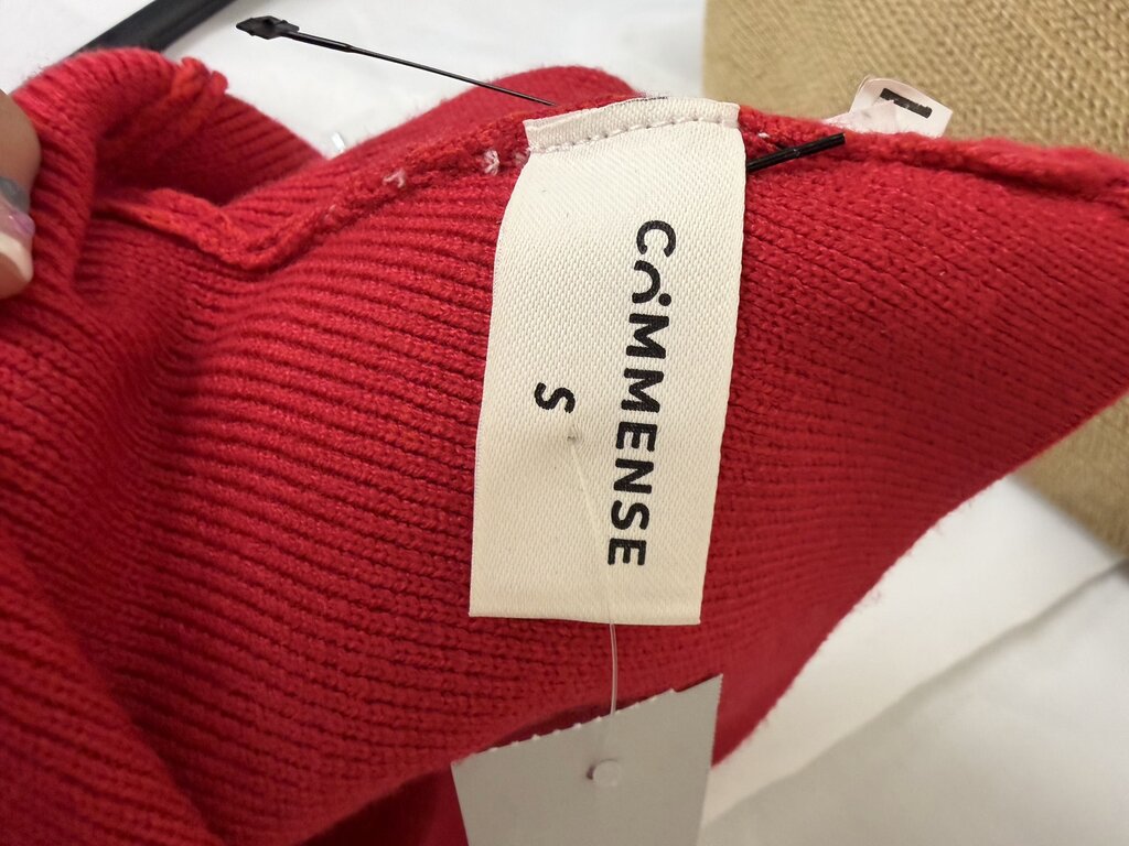 COMMENSE Red Textured Knit Halter Top