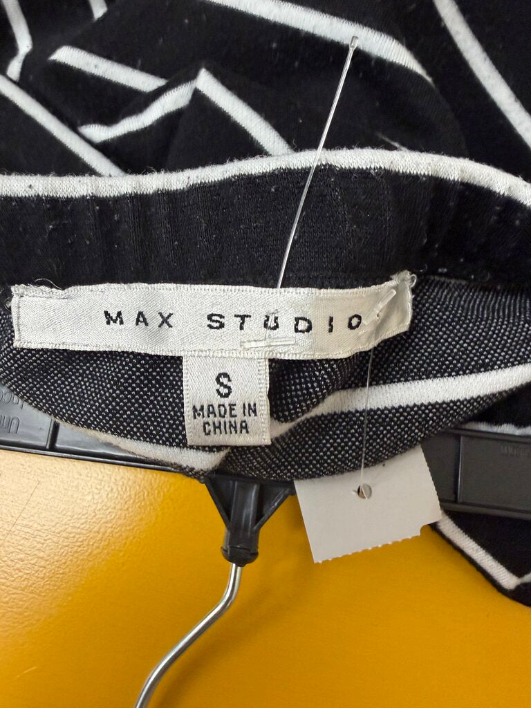 Max Studio Black & White Striped Knit Skirt