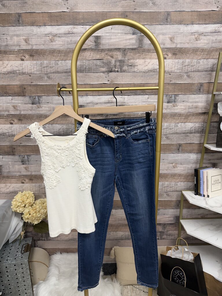 Vervet Blue Distressed Ankle Skinny Style Jeans