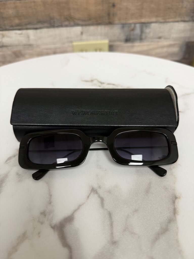 WeWoreWhat Black Rectangular Frame Sunglasses