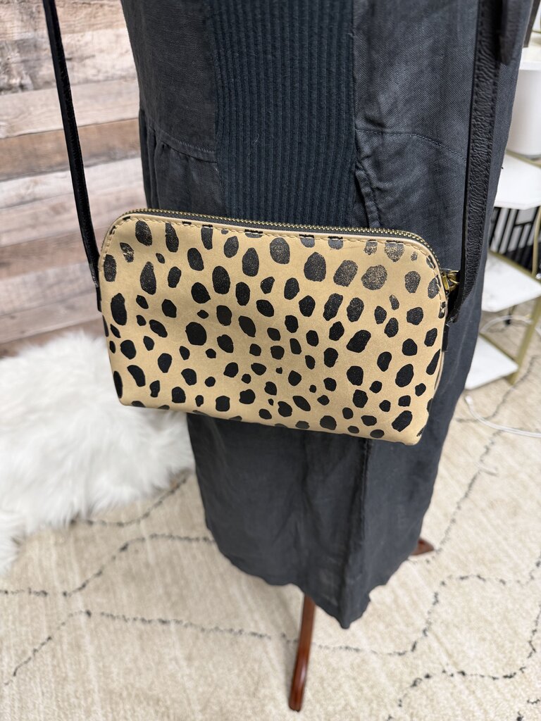 Universal Goods Co. Cheetah Print Crossbody Faux Leather Bag
