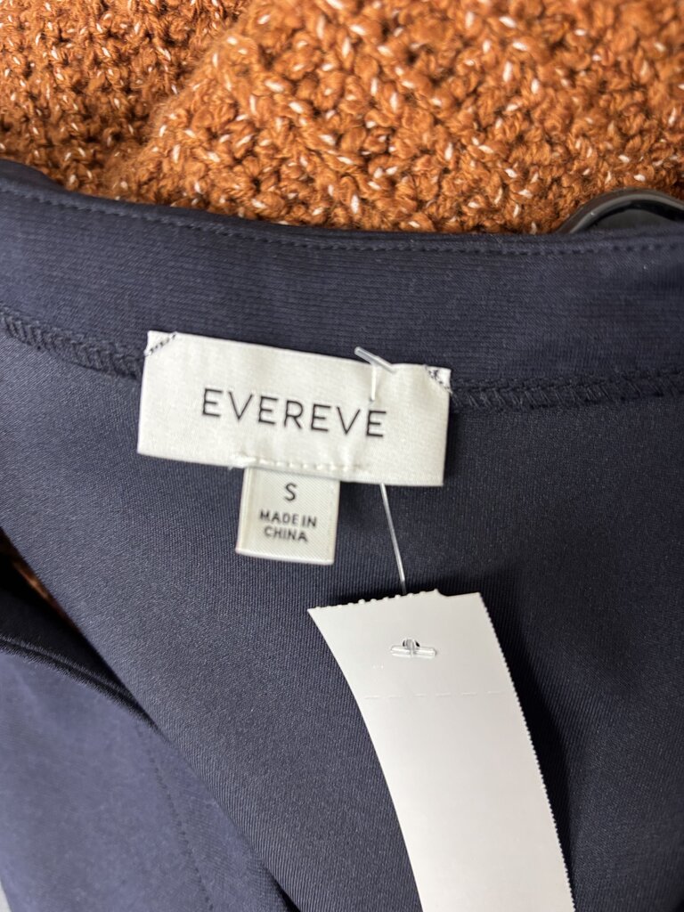 Evereve Navy Button Front Sleeveless Vest
