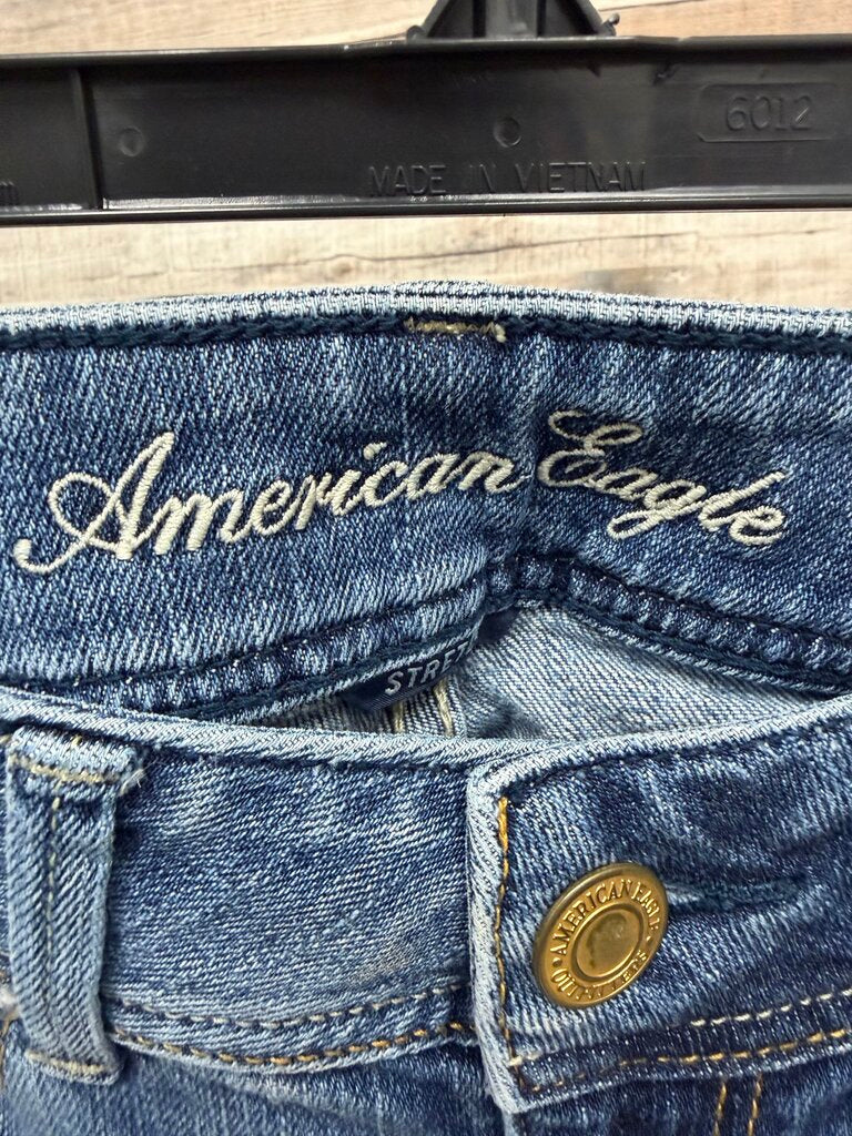 American Eagle Distressed Flare/Bootcut Jeans Light Wash