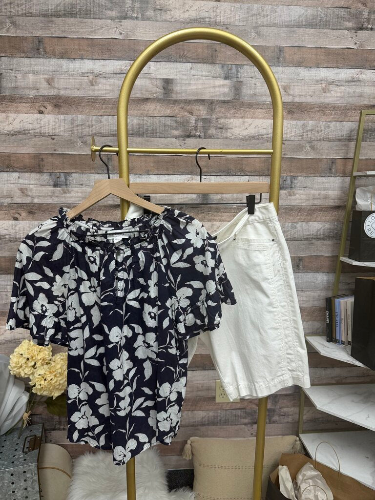 NWT White House Black Market White Shorts Bermuda Shorts