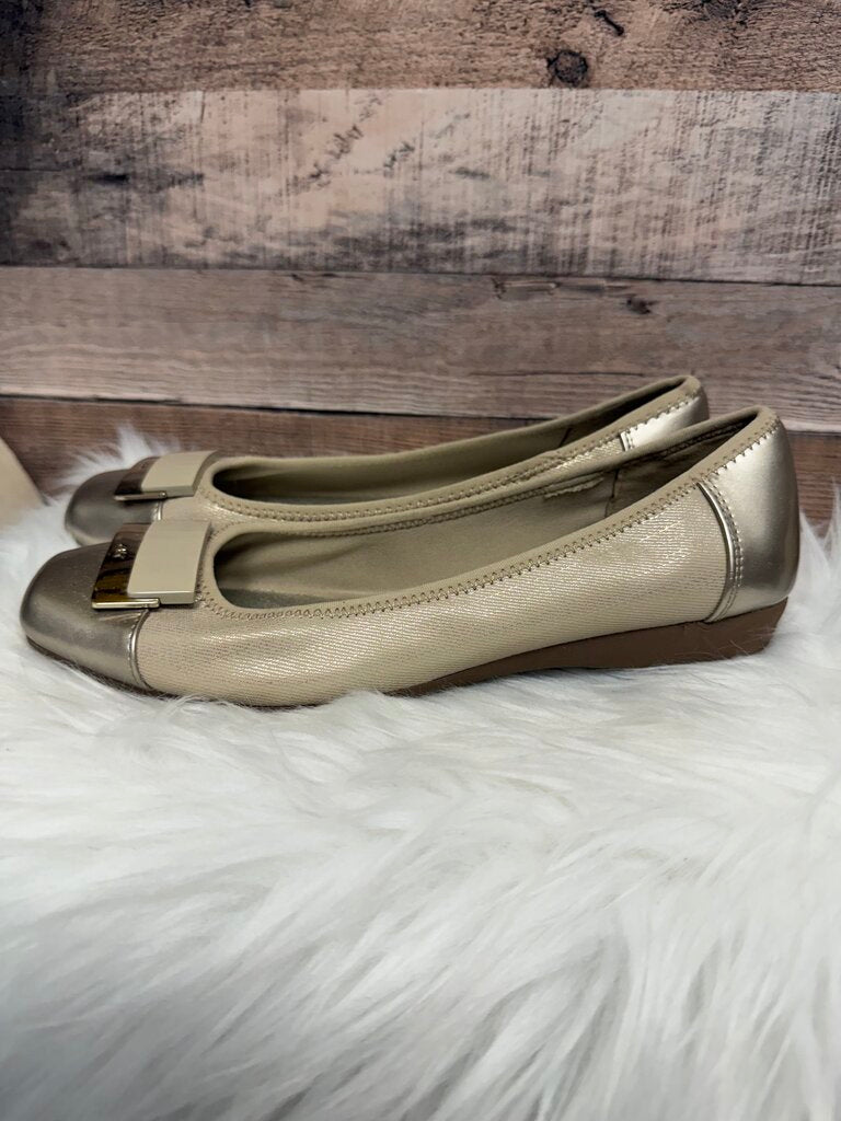 Anne Klein Cream/Gold Leather Ballet Flats
