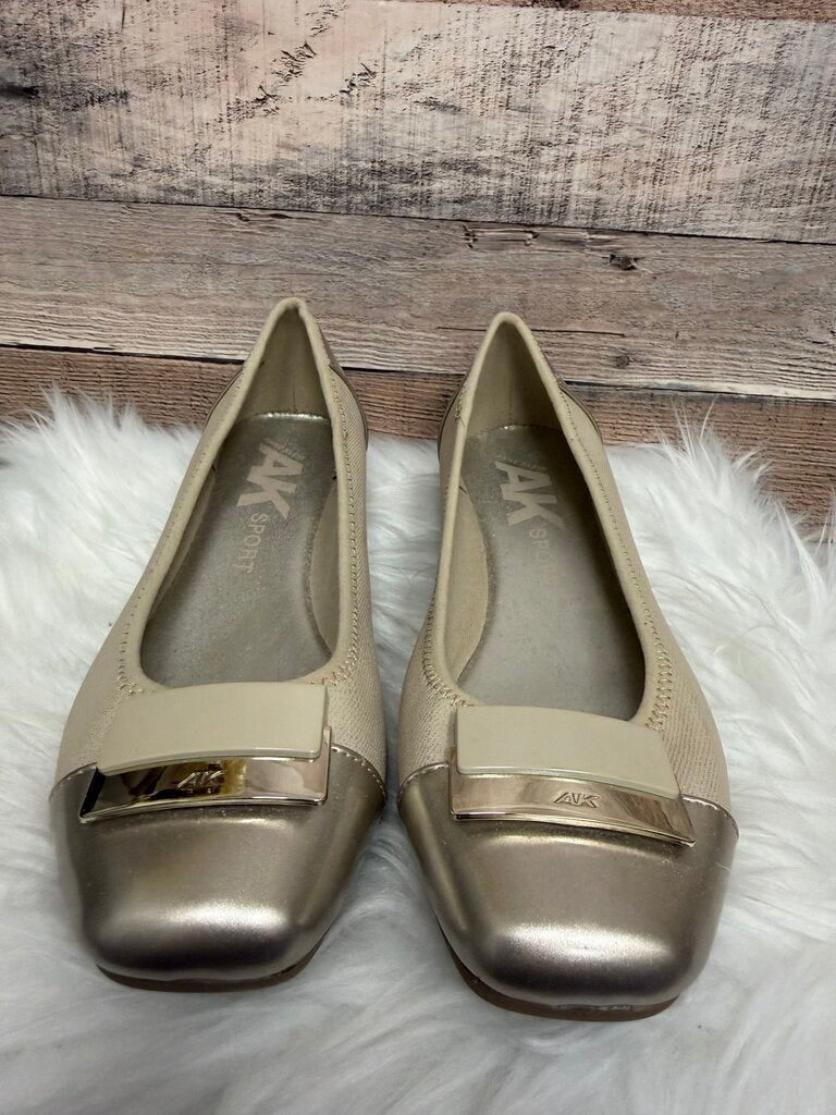 Anne Klein Cream/Gold Leather Ballet Flats