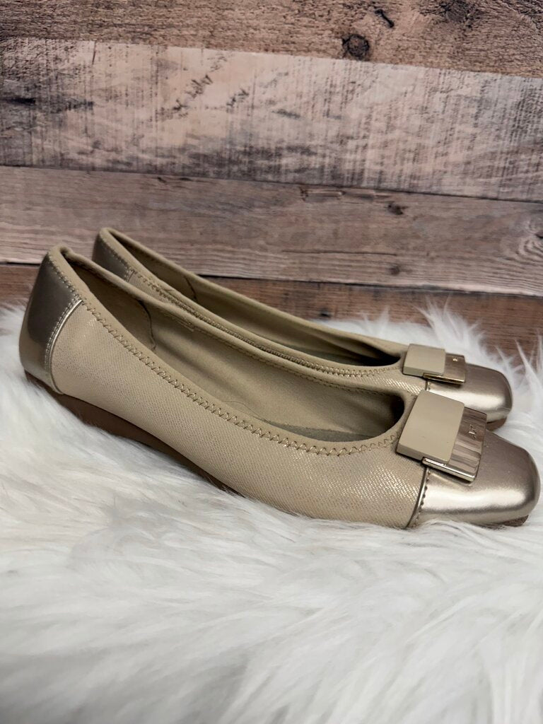 Anne Klein Cream/Gold Leather Ballet Flats