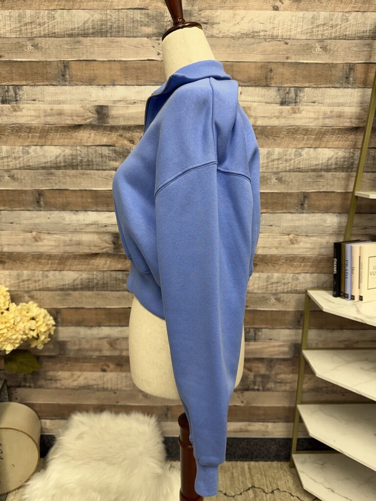 NWT Blue Nike Cropped Quarter Zip