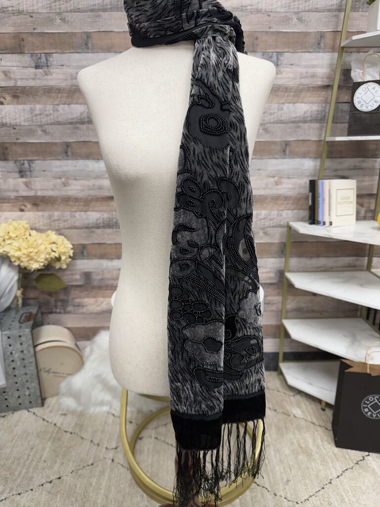 Black/Grey Velvet Loral Pattern Scarf