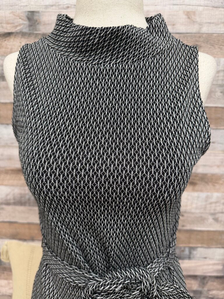Ann Taylor black/white sleeveless wrap top