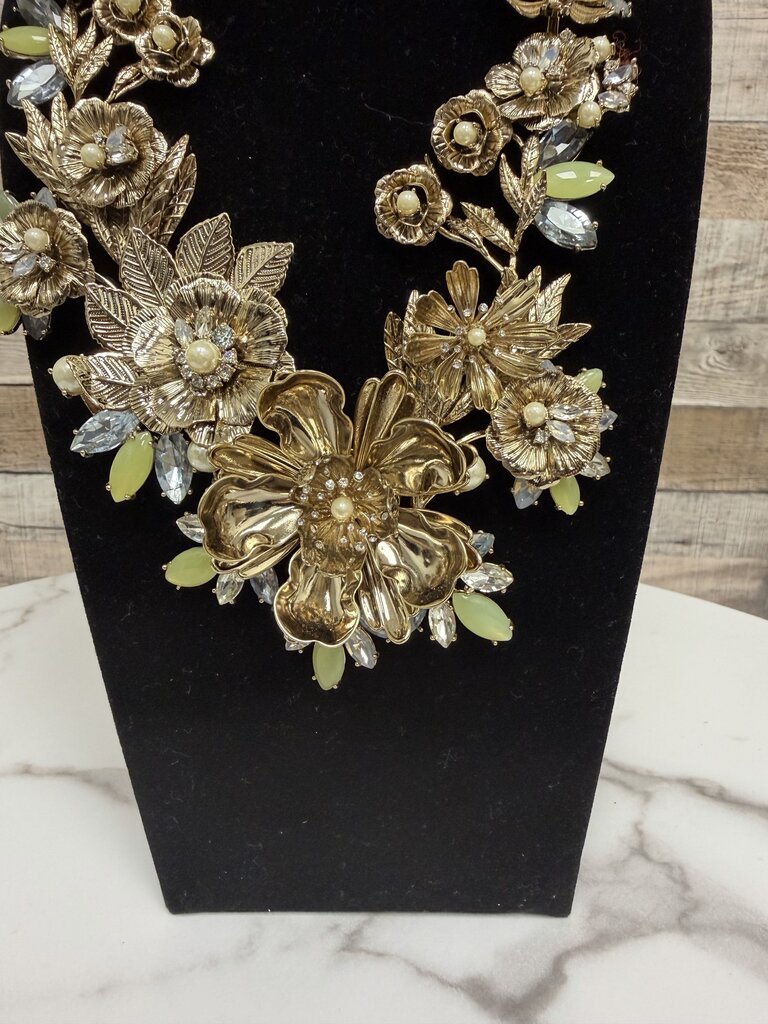 no label gold flowers with pearls and crystal leaves