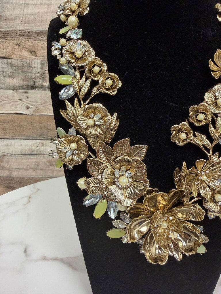 no label gold flowers with pearls and crystal leaves