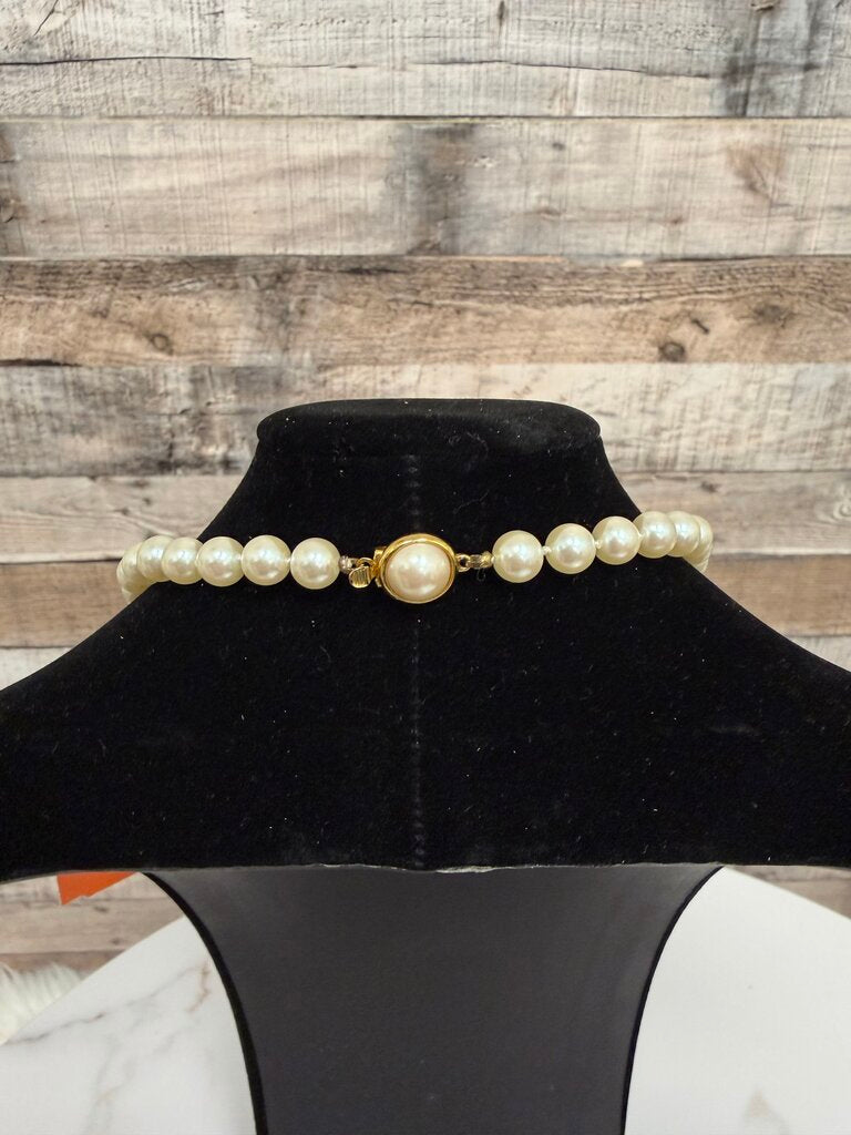 Carolee authentic pearl necklace with gold clasp
