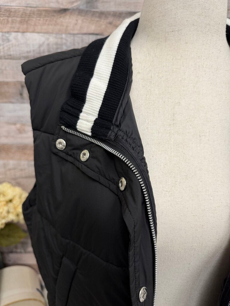 Evereve black with white strip button up vest