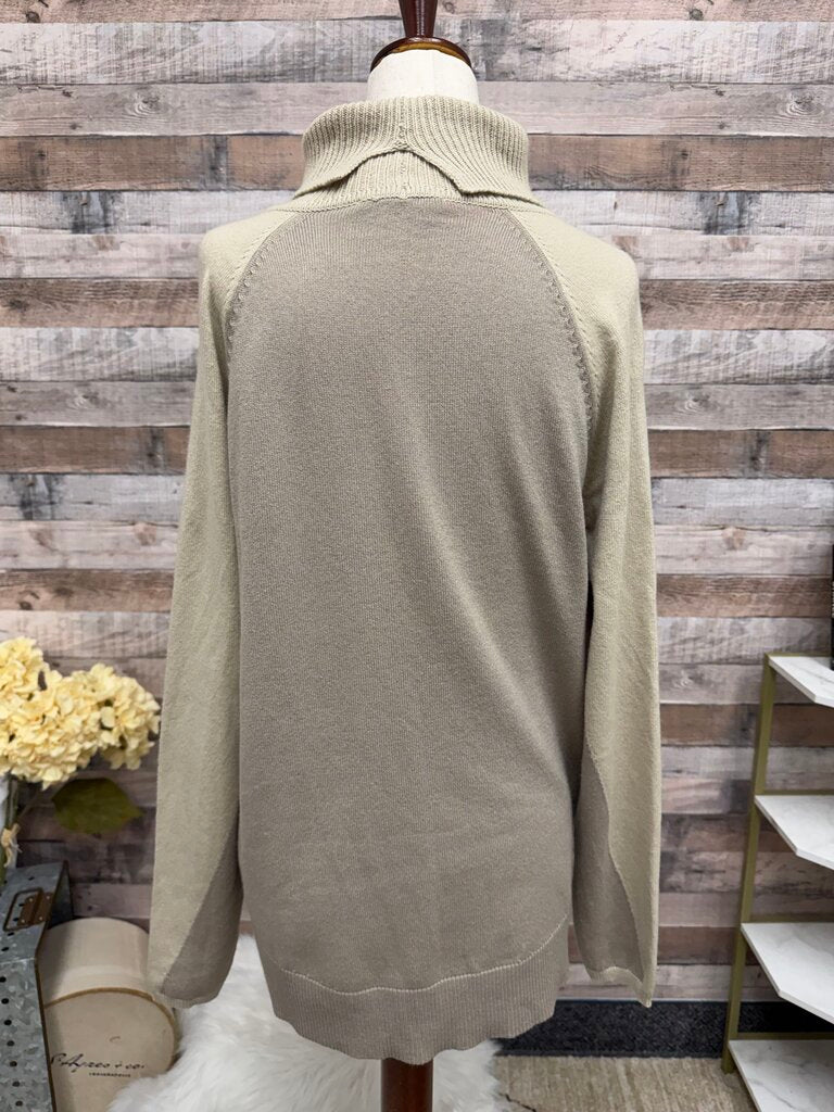 Splendid tan 2-tone turtleneck sweater with slits