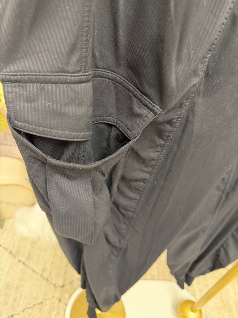 LuluLemon Black Cargo Joggers Mid Rise L