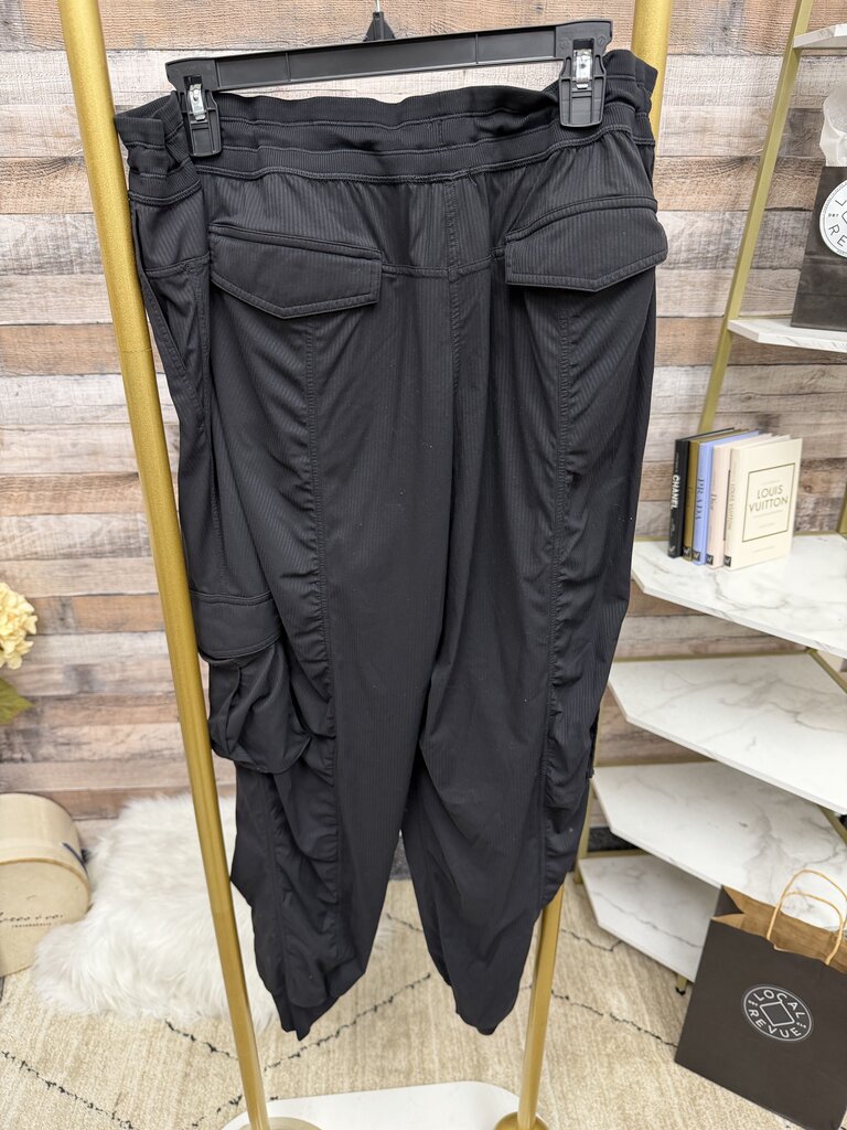 LuluLemon Black Cargo Joggers Mid Rise L
