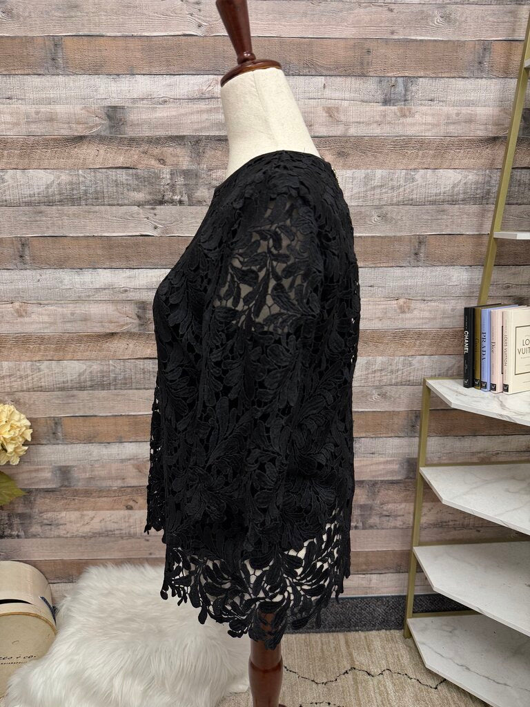 WD.NY black lace top with short sleeves