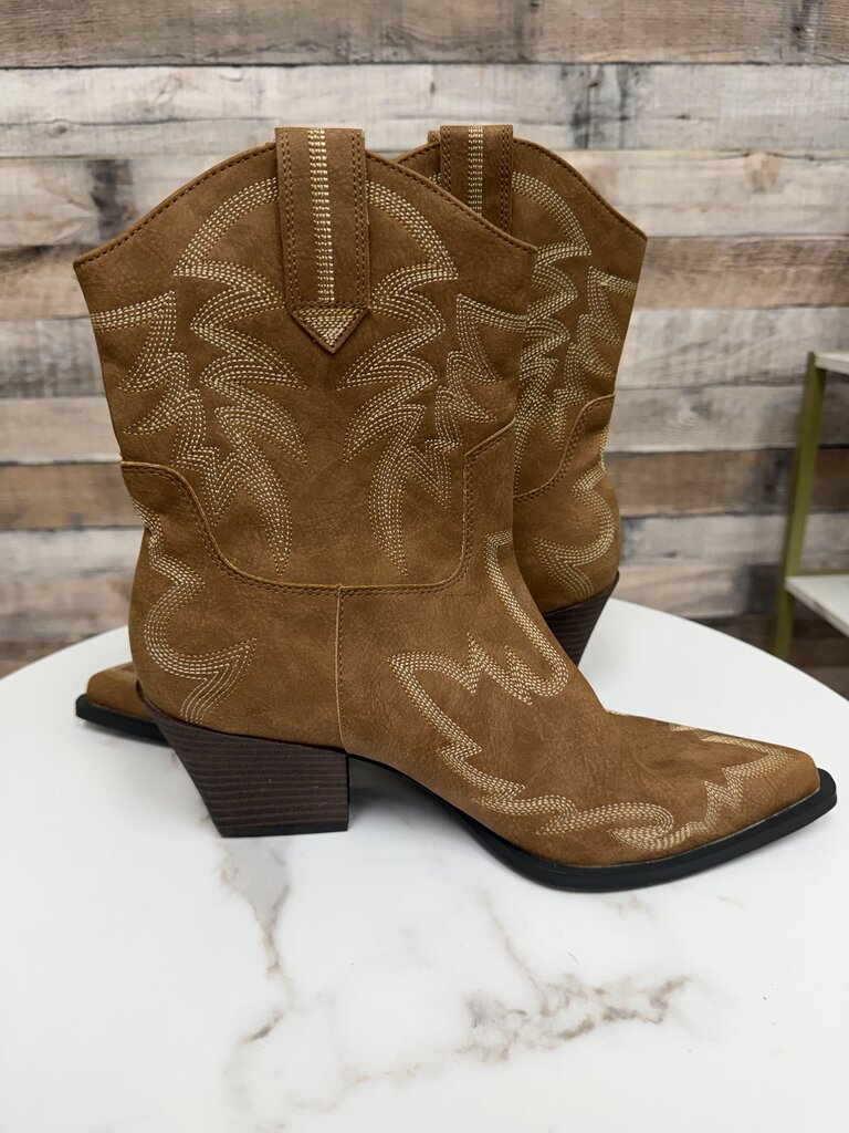 Oasis Society brown faux suede western boot