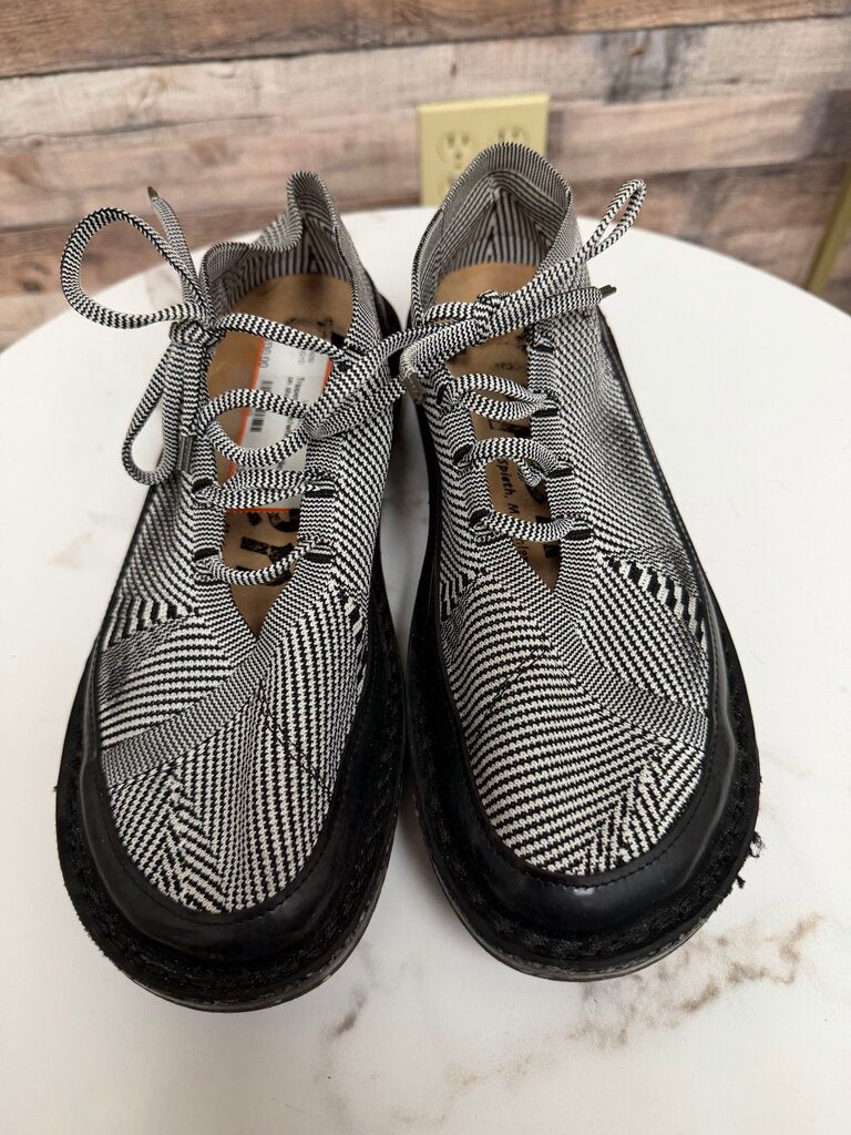 Trippen black/white textile slip on shoe