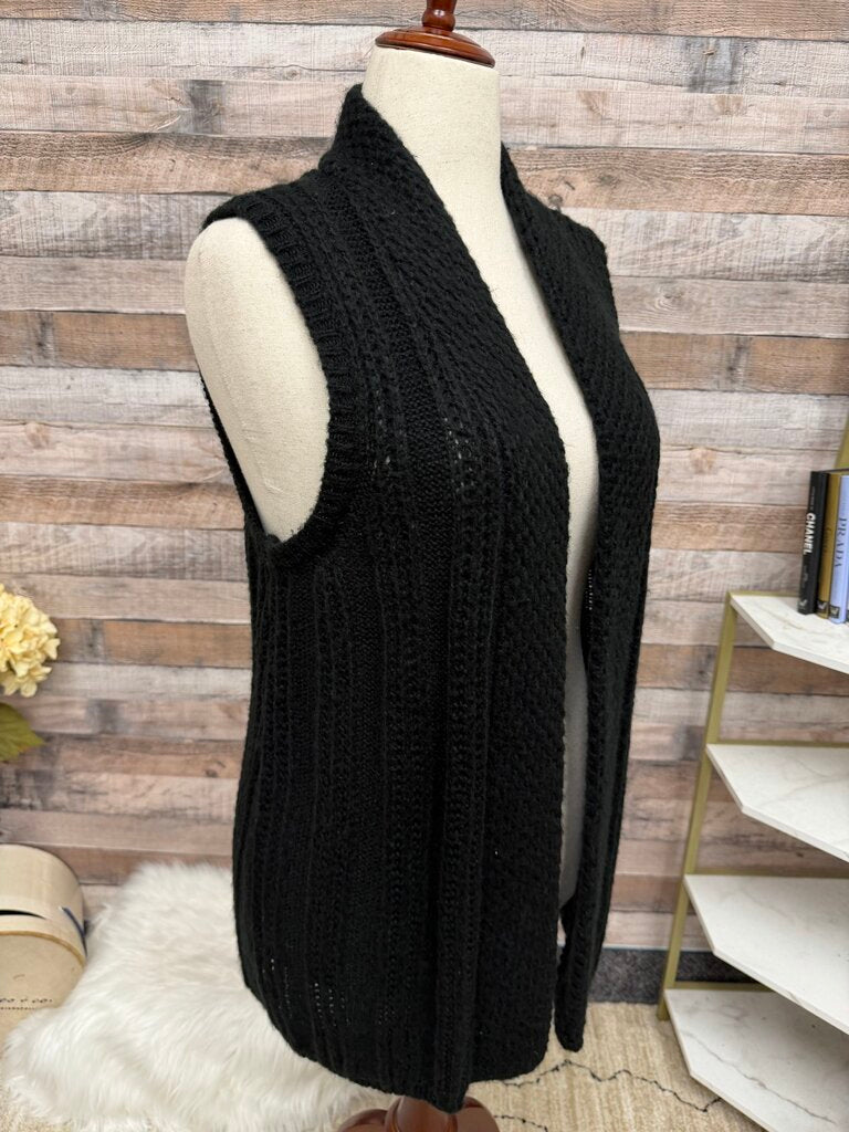 Chicos black sleeveless open front cardigan