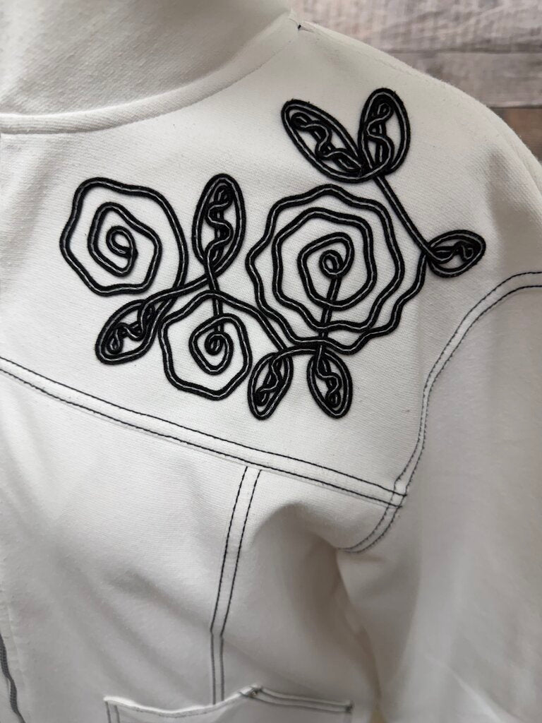 No Label white w/ black embroidery zip up N/A White L women SWEATERS