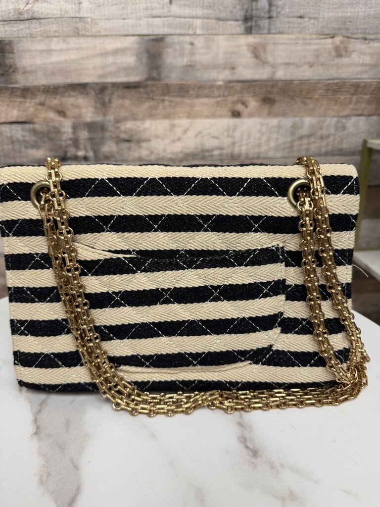 no label cream/black stripped bag with gold chain