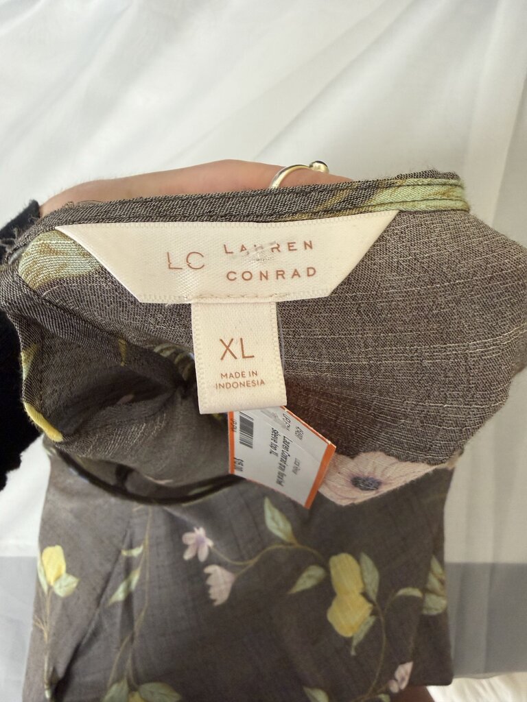 Lauren Conrad gray floral bell sleeve top