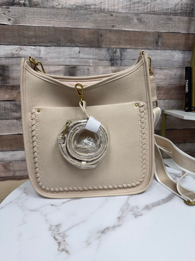 Style & Co.cream faux leather crossbody bag NWT