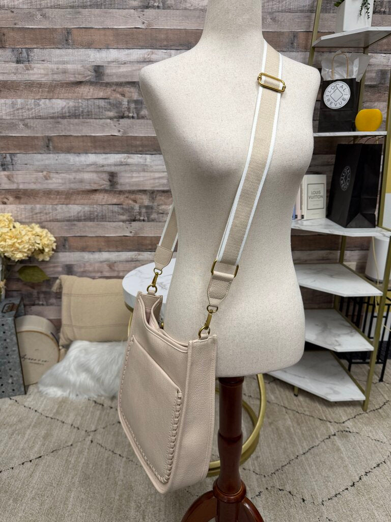 Style & Co.cream faux leather crossbody bag NWT