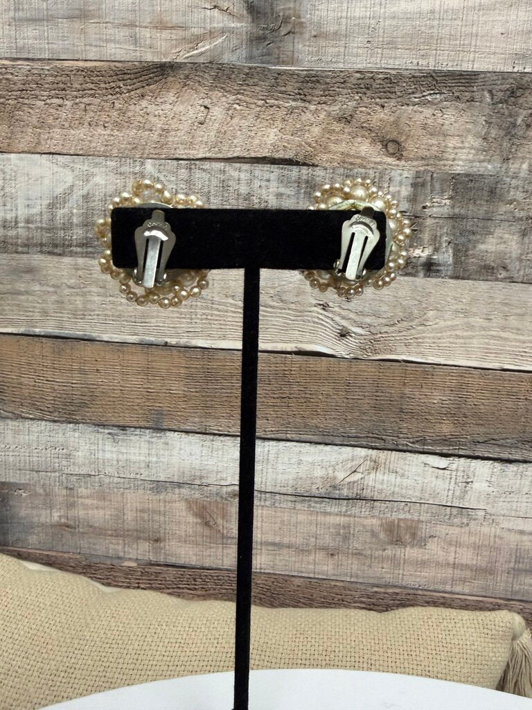 Faux Pearl Cluster Round Clip On Earring