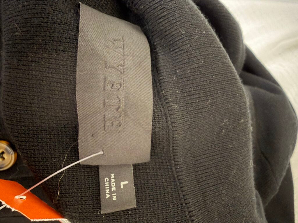 Wyeth black front pocket button cardigan