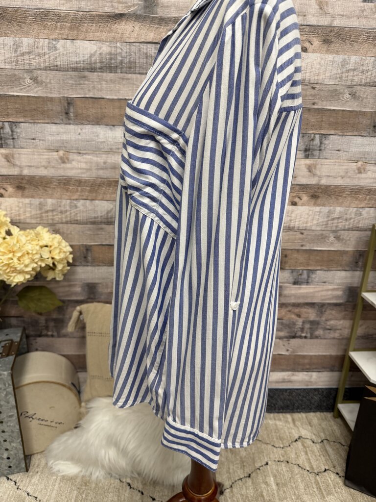 Beachlunchlounge blue/white striped button up shirt