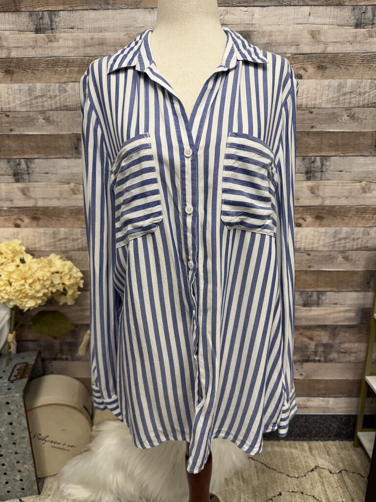 Beachlunchlounge blue/white striped button up shirt
