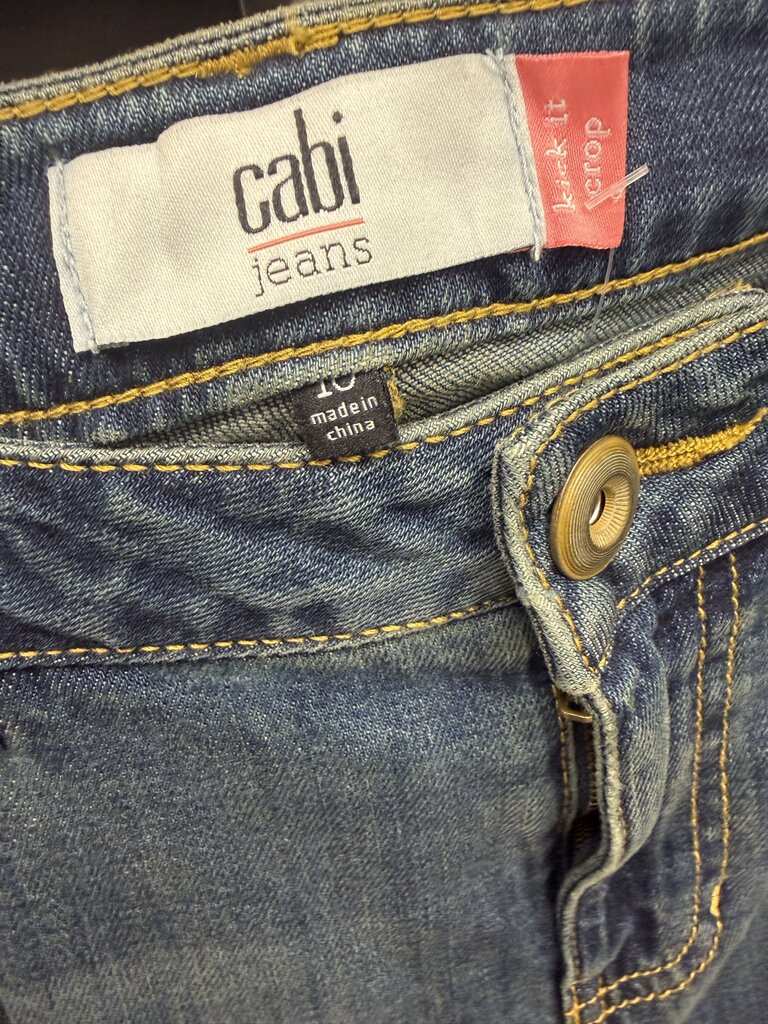 Cabi Jeans Kick It Crop blue jeans w/ frayed hem Cabi blue 10 women JEANS
