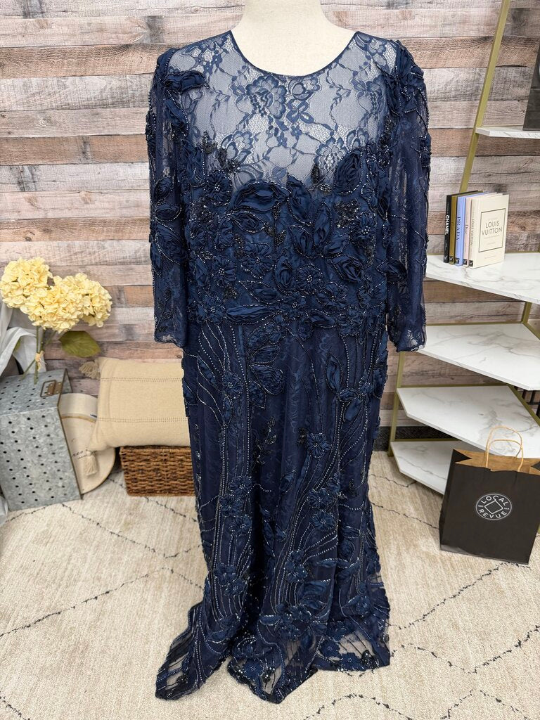 Mac Duggal Navy Silk, Lace and Beaded Evening Gown Mac Duggal Navy 24 women SPECIAL OCCASION