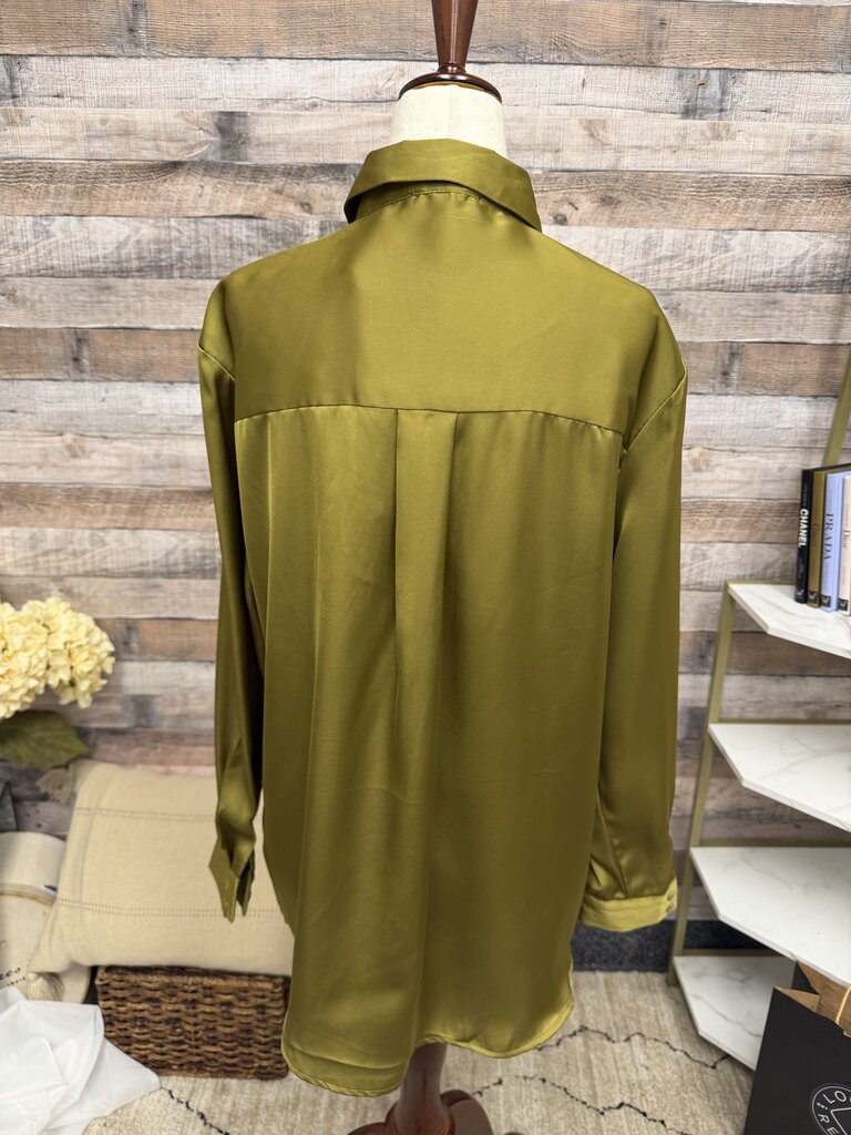 Tahari Pea Green Satin Long Sleeve Button Down NWT Tahari Pea Green Small women TOPS