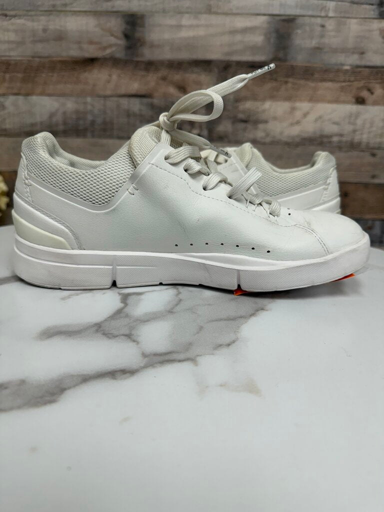 On White Roger Advantage Sneakers On Cloud White 7 women SNEAKERS