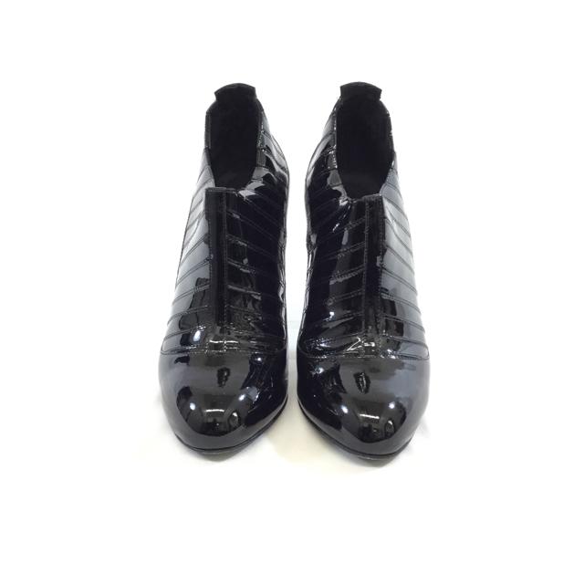 Chanel Patent Leather Heeled Ankle Booties. Size 38