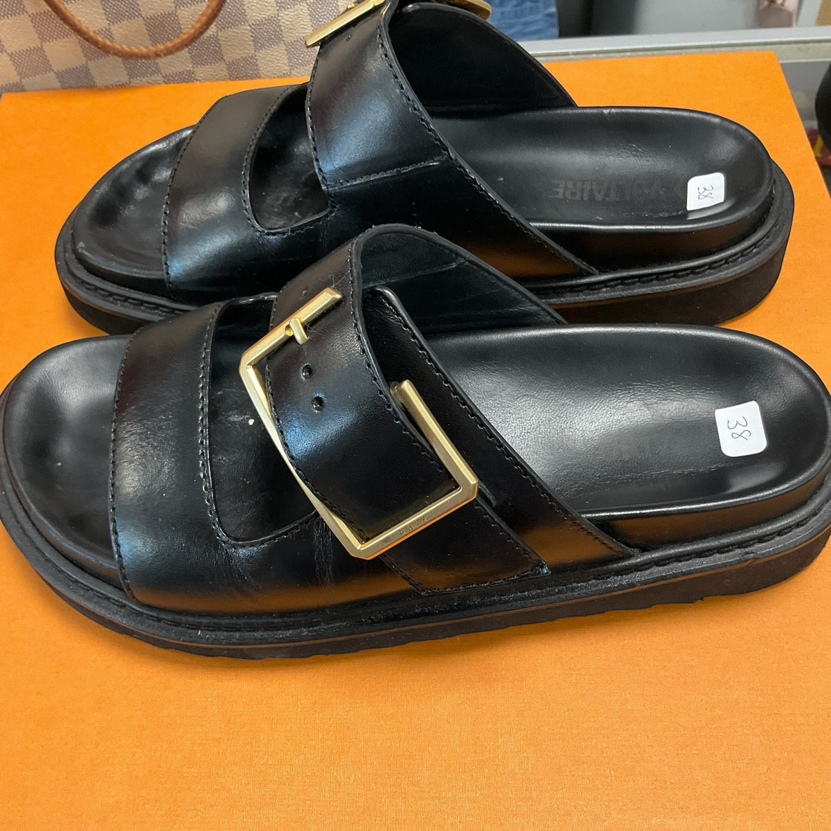 SIZE 38 Zodiac shoes