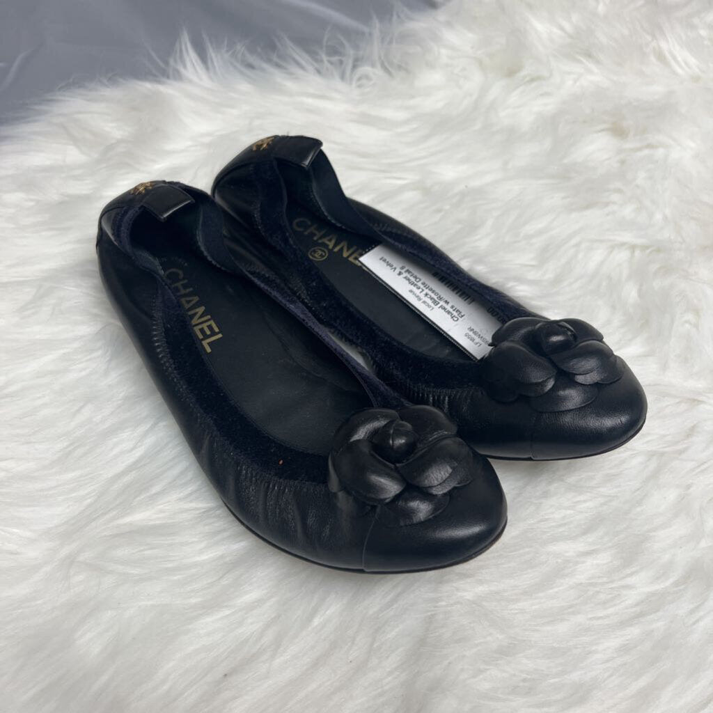 Chanel Black Leather & Velvet Flats w/Rosette Detail Size 8