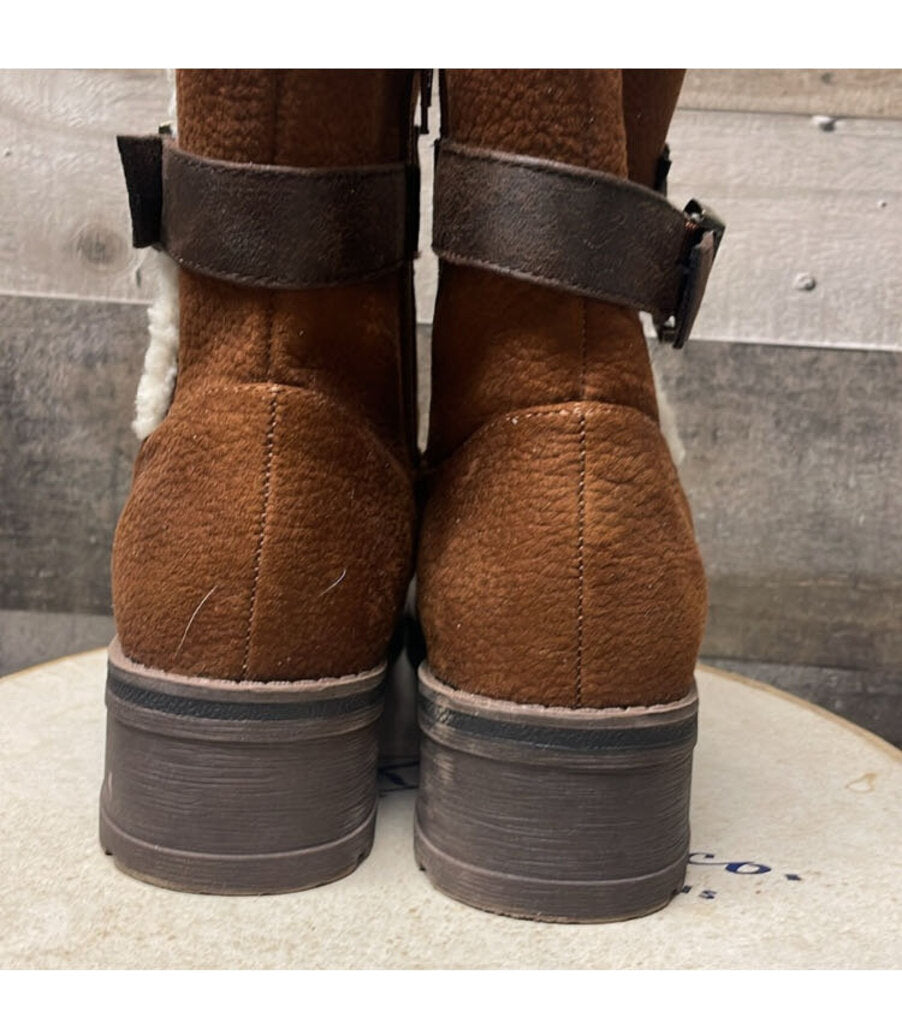 Sonoma Rust Boots w/Brown Buckle Detail & Faux Wool Lining Size 7.5