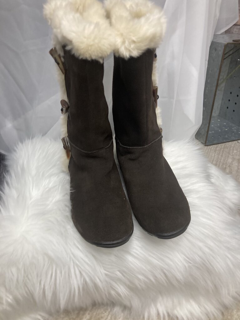 Sonoma Brown Faux Sueded w/Cream Faux Fur Size 8