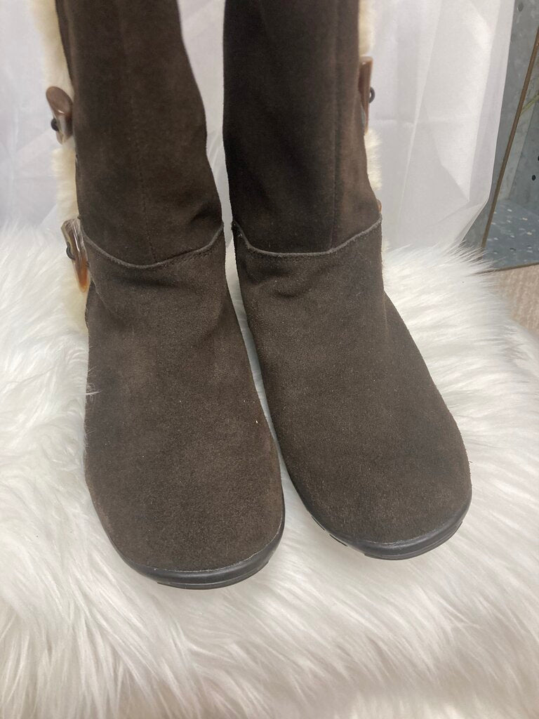Sonoma Brown Faux Sueded w/Cream Faux Fur Size 8