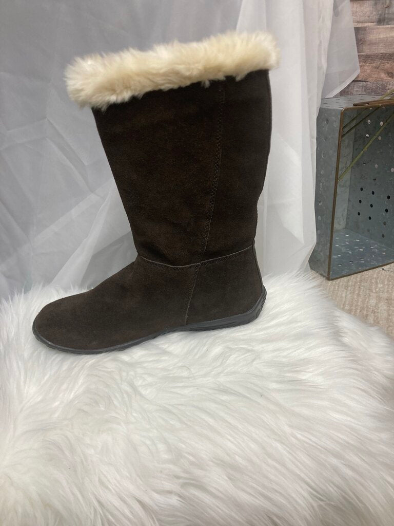 Sonoma Brown Faux Sueded w/Cream Faux Fur Size 8