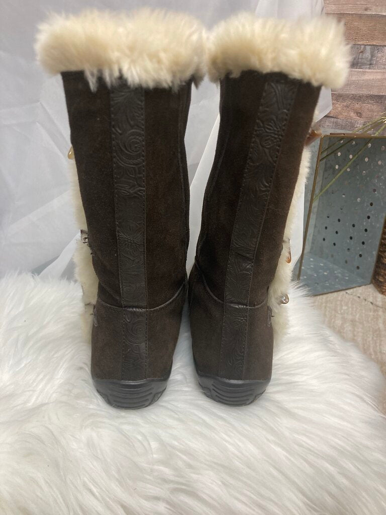 Sonoma Brown Faux Sueded w/Cream Faux Fur Size 8