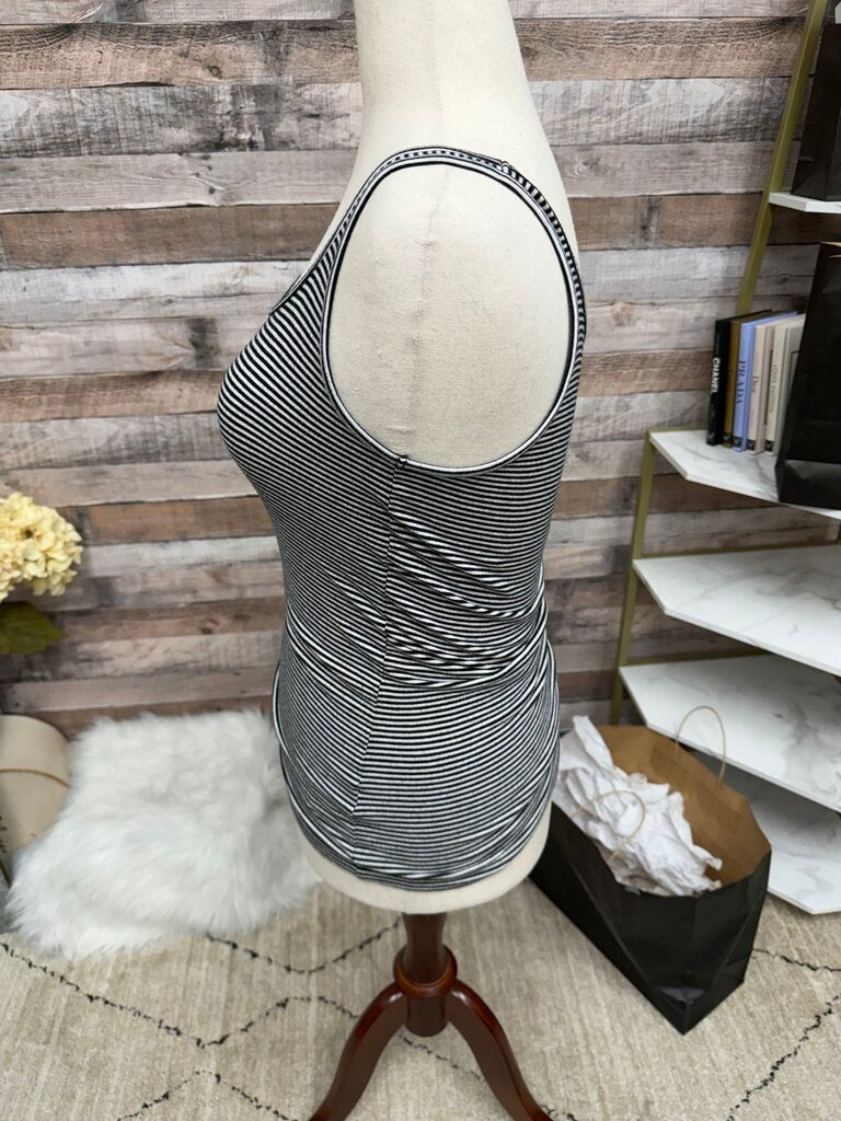 Lord & Taylor Black & White Striped Tank Size M