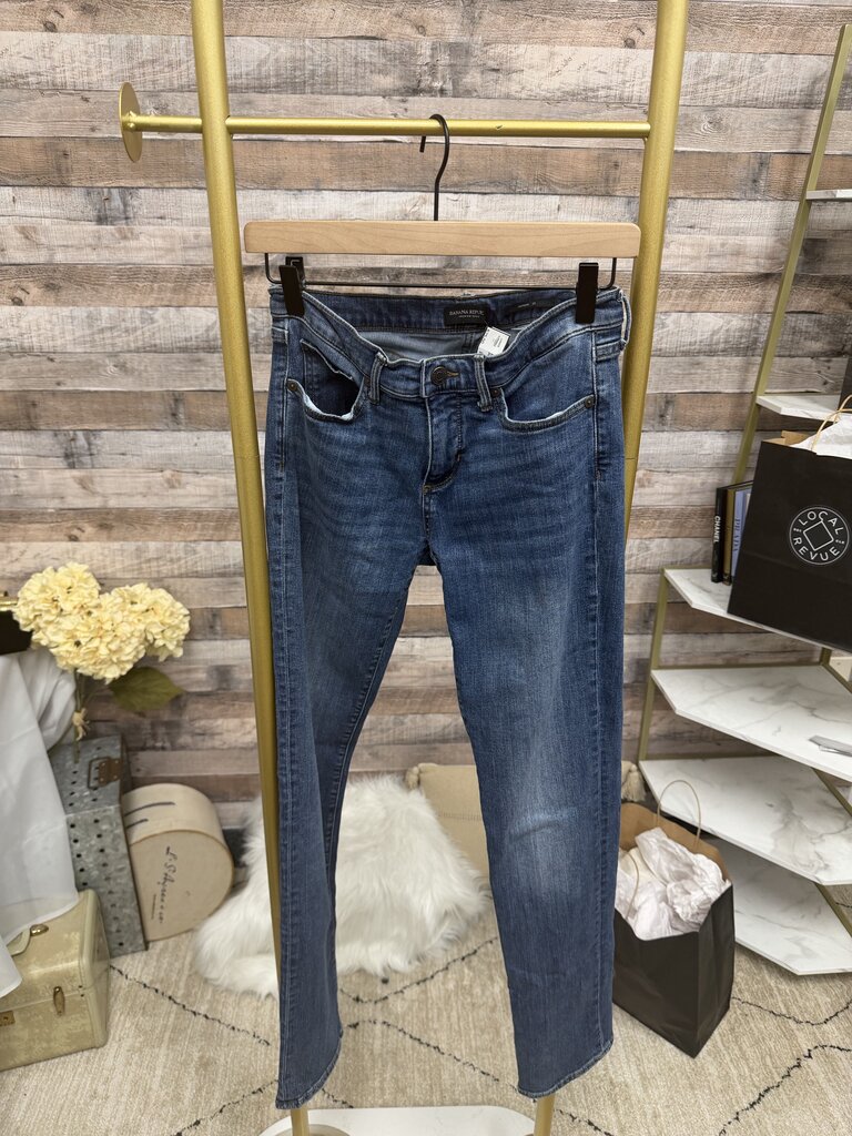 Banana Republic Girlfriend Premium Denim Size 27 Long
